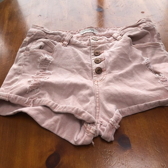 High Waist Pink Denim Shorts with Frayed Edges by EIGHTYTWO size 9 - preloved - Picture 7 of 8